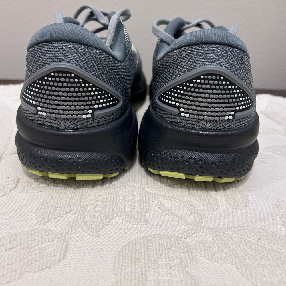 Brooks Ghost 16 Men’s 7.5 EU 40.5 Charcoal and Lime Athletic Shoes, EXCELLENT - Picture 5 of 14